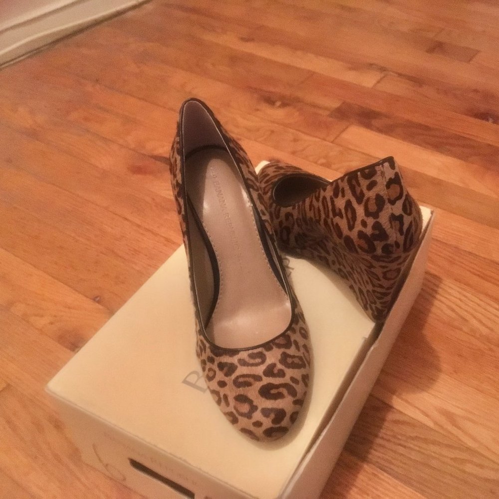 Banana Republic Leopard Wedge Heel shoes size 6.5
